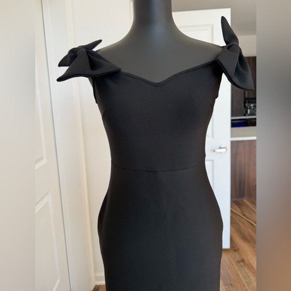 Elegant Black Off-Shoulder With Bow Evening Dress - Picture 3 of 6